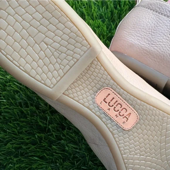 LUCCA LANE BAYLA LIGHT TAN GENUINE SOFT LEATHER FLATS HEEL TAB GUC 9M - Picture 5 of 12